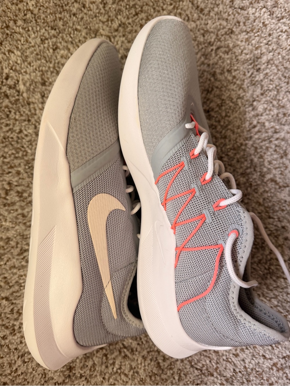 Nike Women's Light Gray and Coral Low-Top Training Sneakers